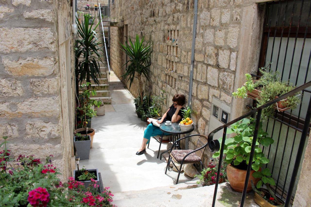 Street Garden Apartment Đảo Hvar Ngoại thất bức ảnh
