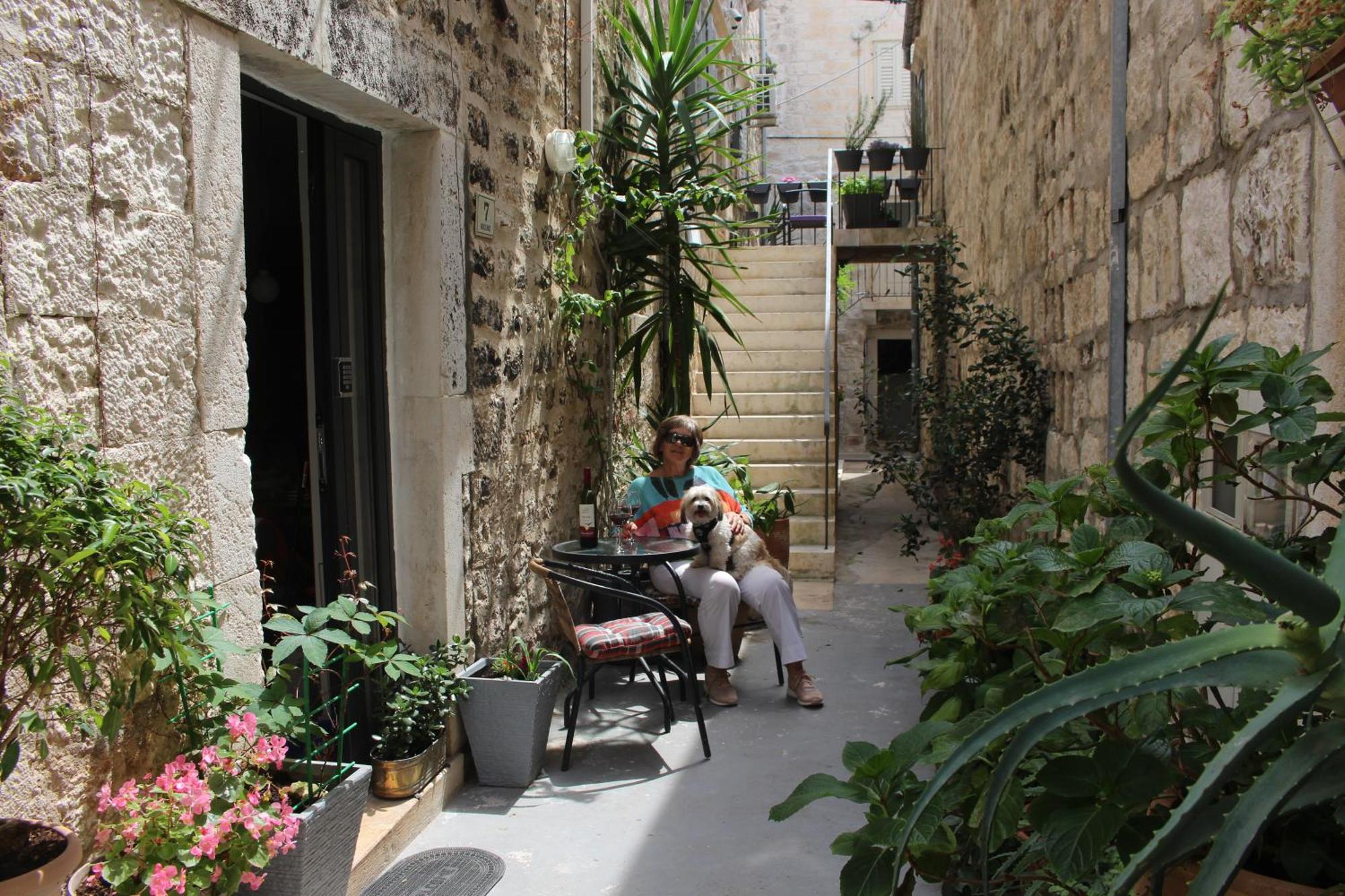 Street Garden Apartment Đảo Hvar Ngoại thất bức ảnh