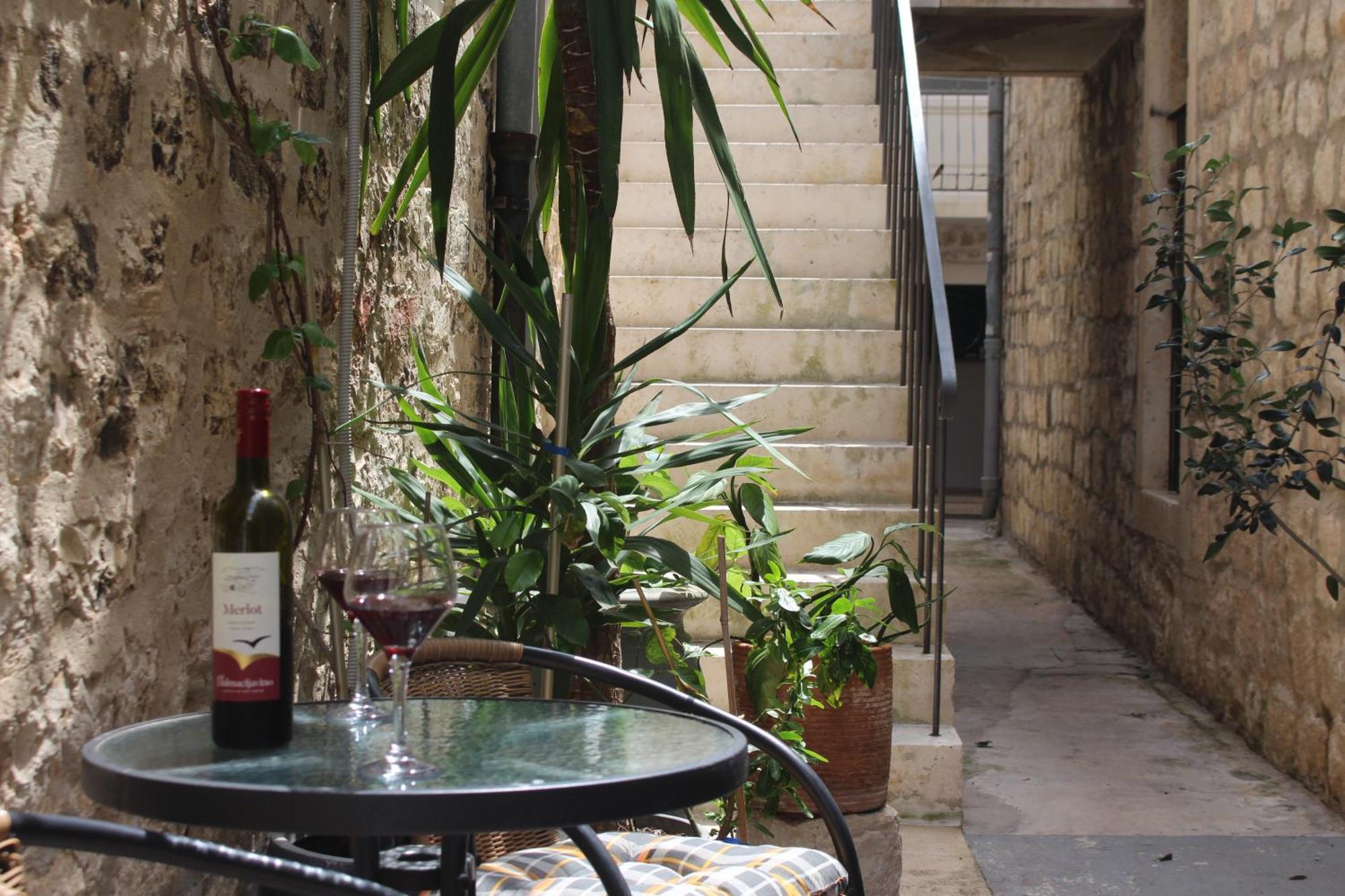 Street Garden Apartment Đảo Hvar Ngoại thất bức ảnh